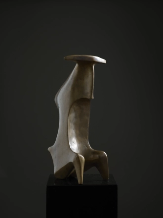 Viktor Román 36 x 18 x 18 cm