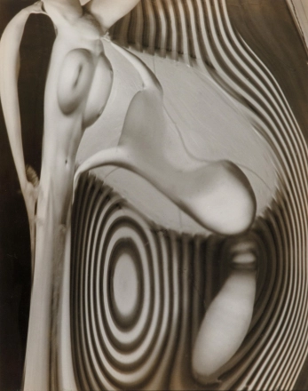 Distortion, 1933 