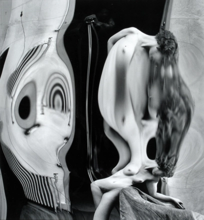 Distortion, 1933