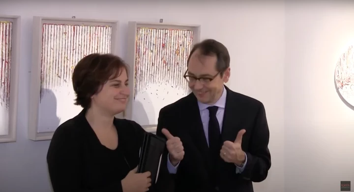 Roland Galharague, Franciaország nagykövete a Hur Kyung-Ae kiállítás megnyitóján