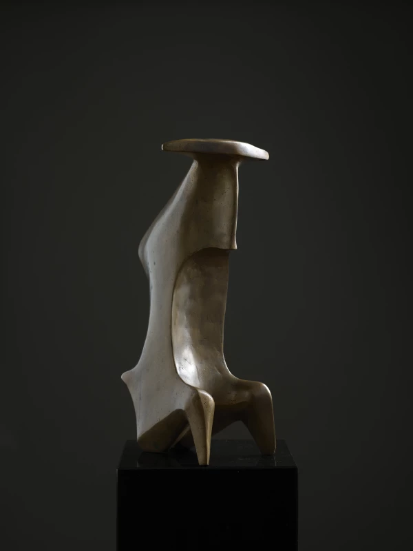 Viktor Román 36 x 18 x 18 cm